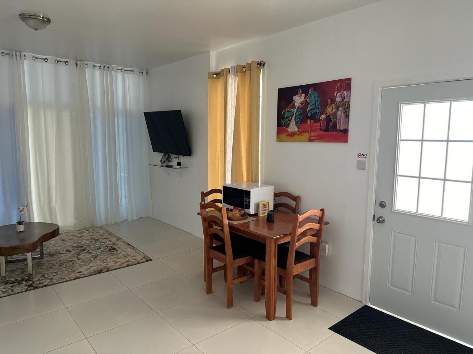 Eldorado Guesthouse & Car Rental Roseau Bilik gambar