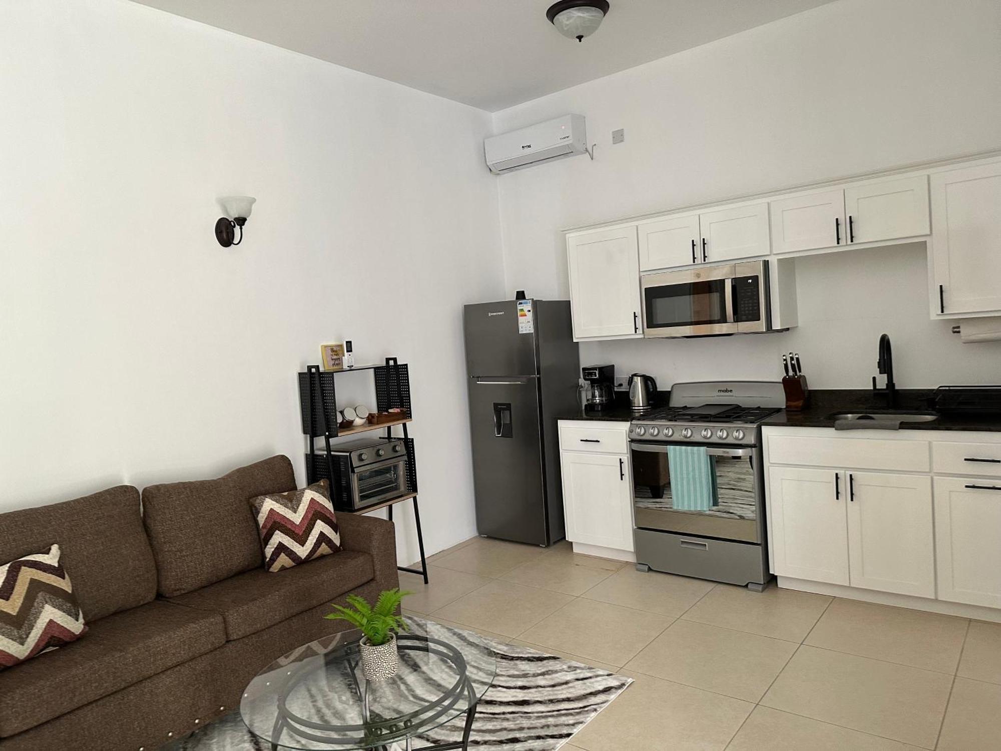 Eldorado Guesthouse & Car Rental Roseau Bilik gambar