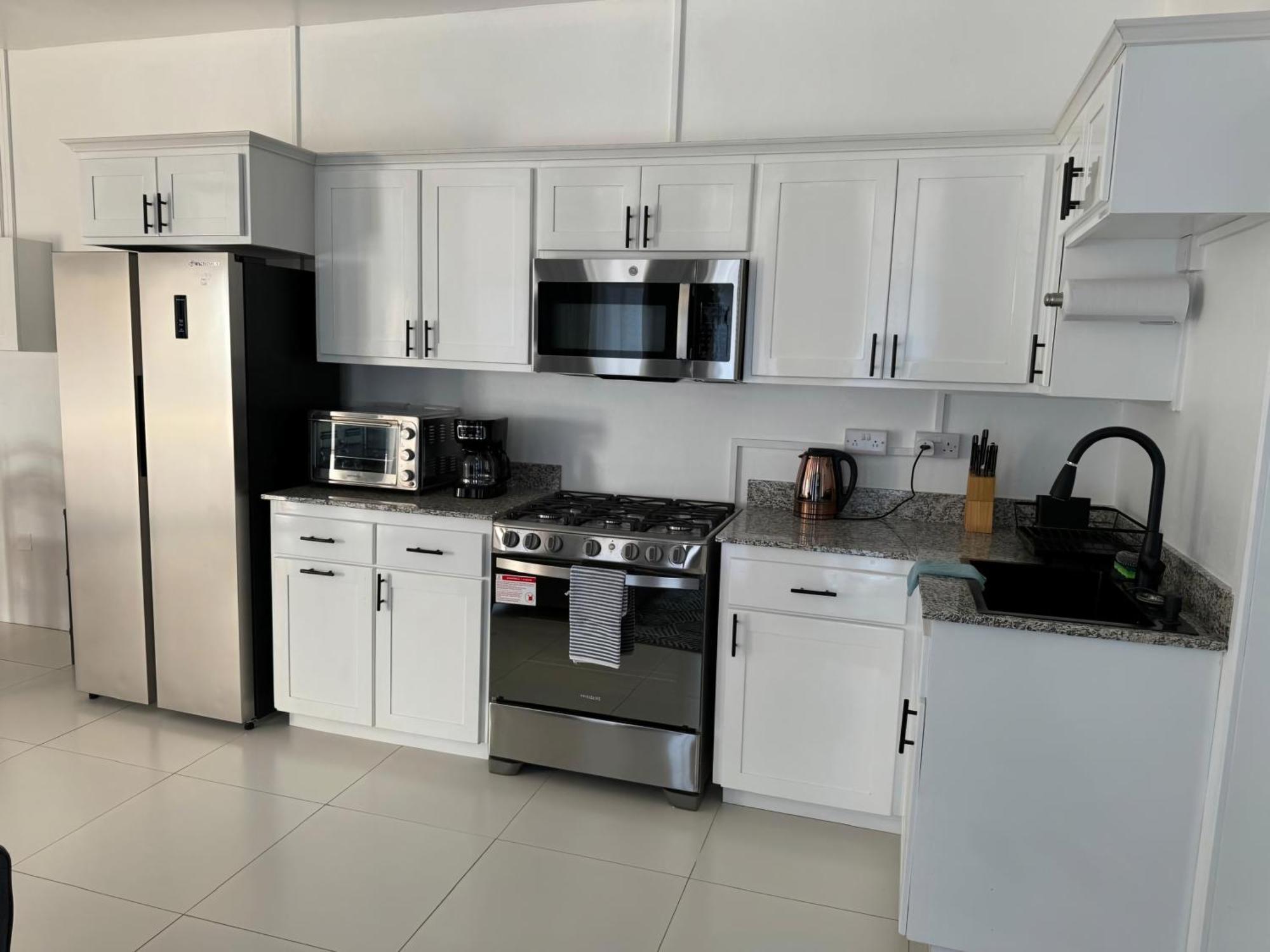 Eldorado Guesthouse & Car Rental Roseau Bilik gambar