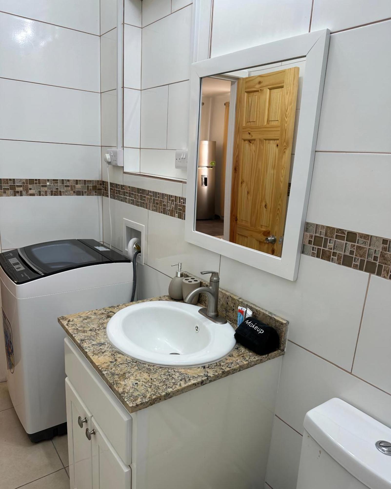 Eldorado Guesthouse & Car Rental Roseau Bilik gambar